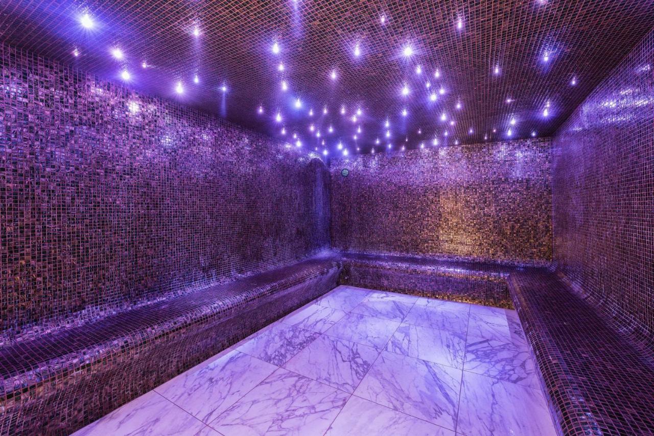 Fahrenheit Seven Courchevel Hotell Exteriör bild